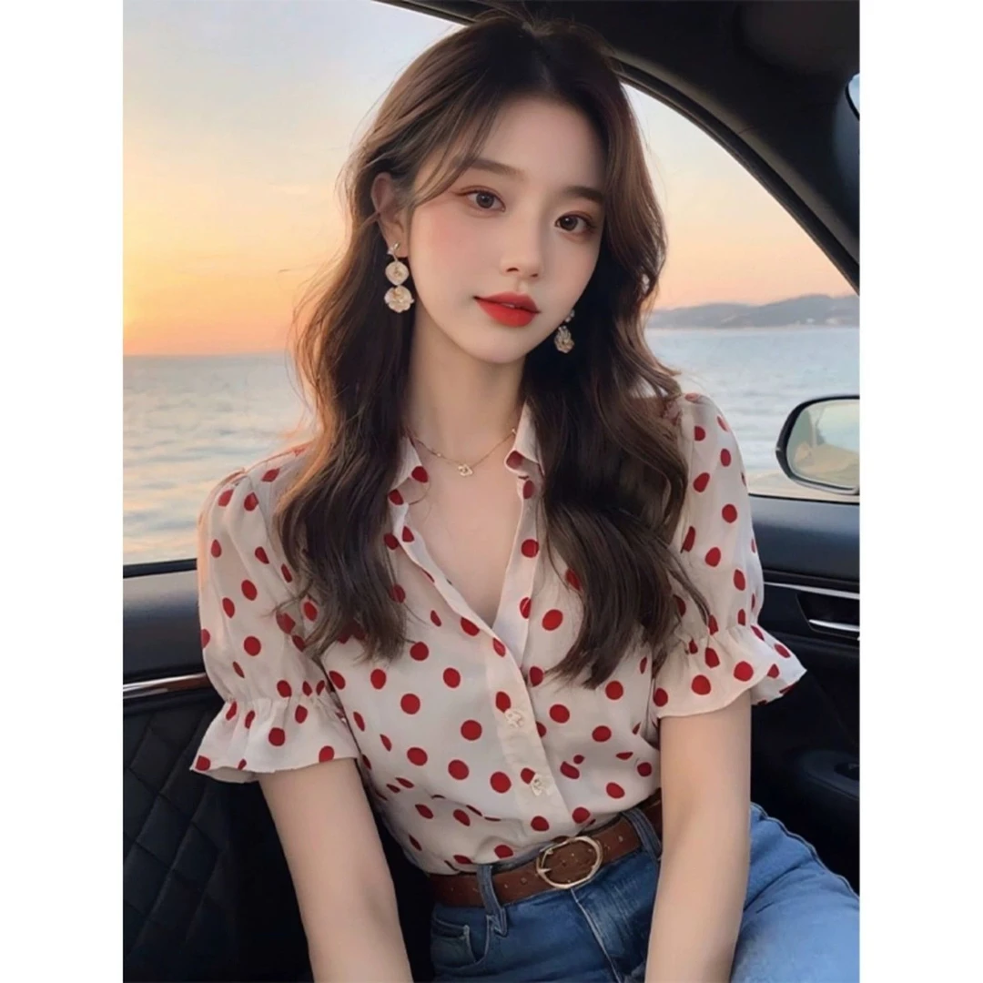 今年流行漂亮高级感超好看别致绝美上衣法式白色夏季波点衬衫睡衣
