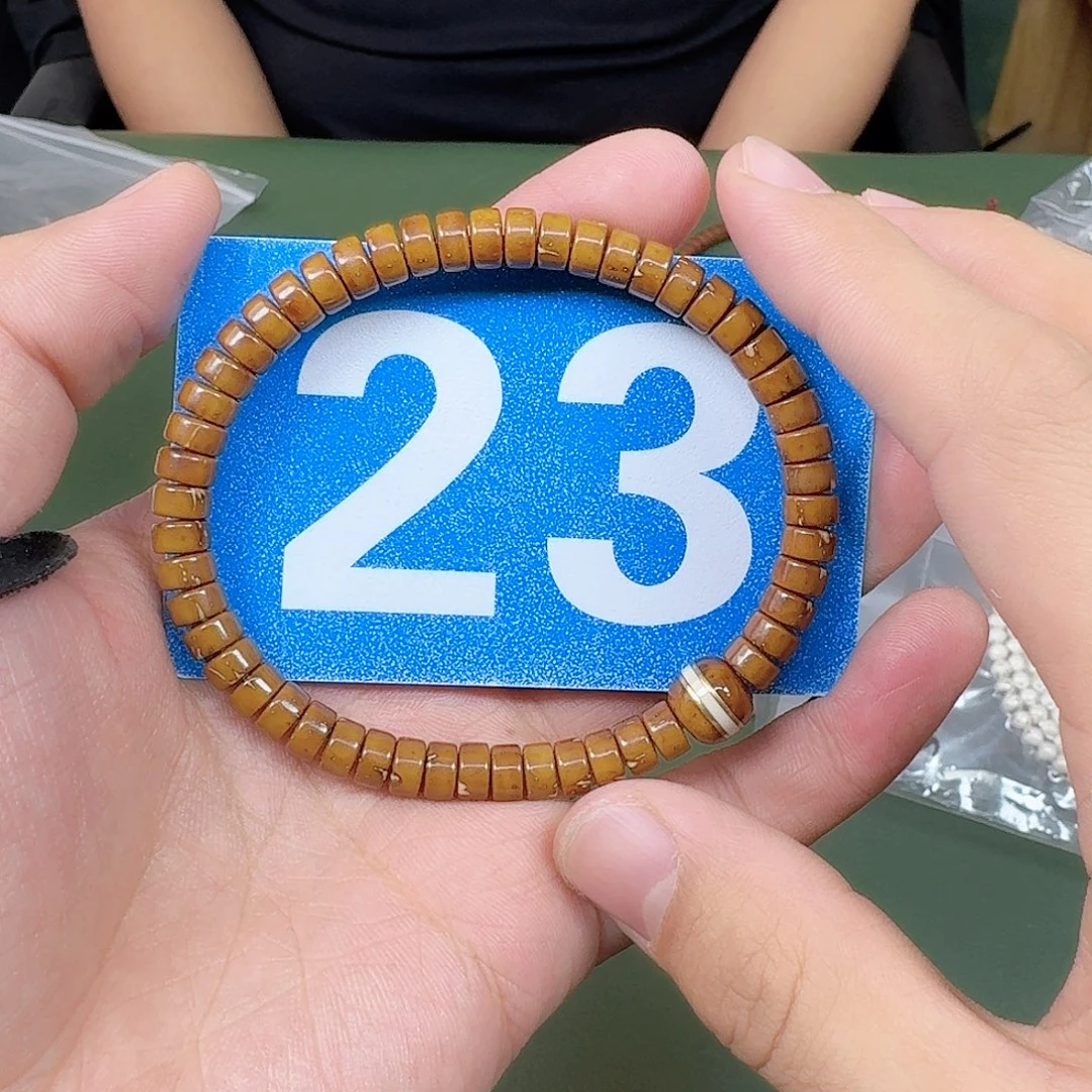 吊坠紫金鼠74药片。  23