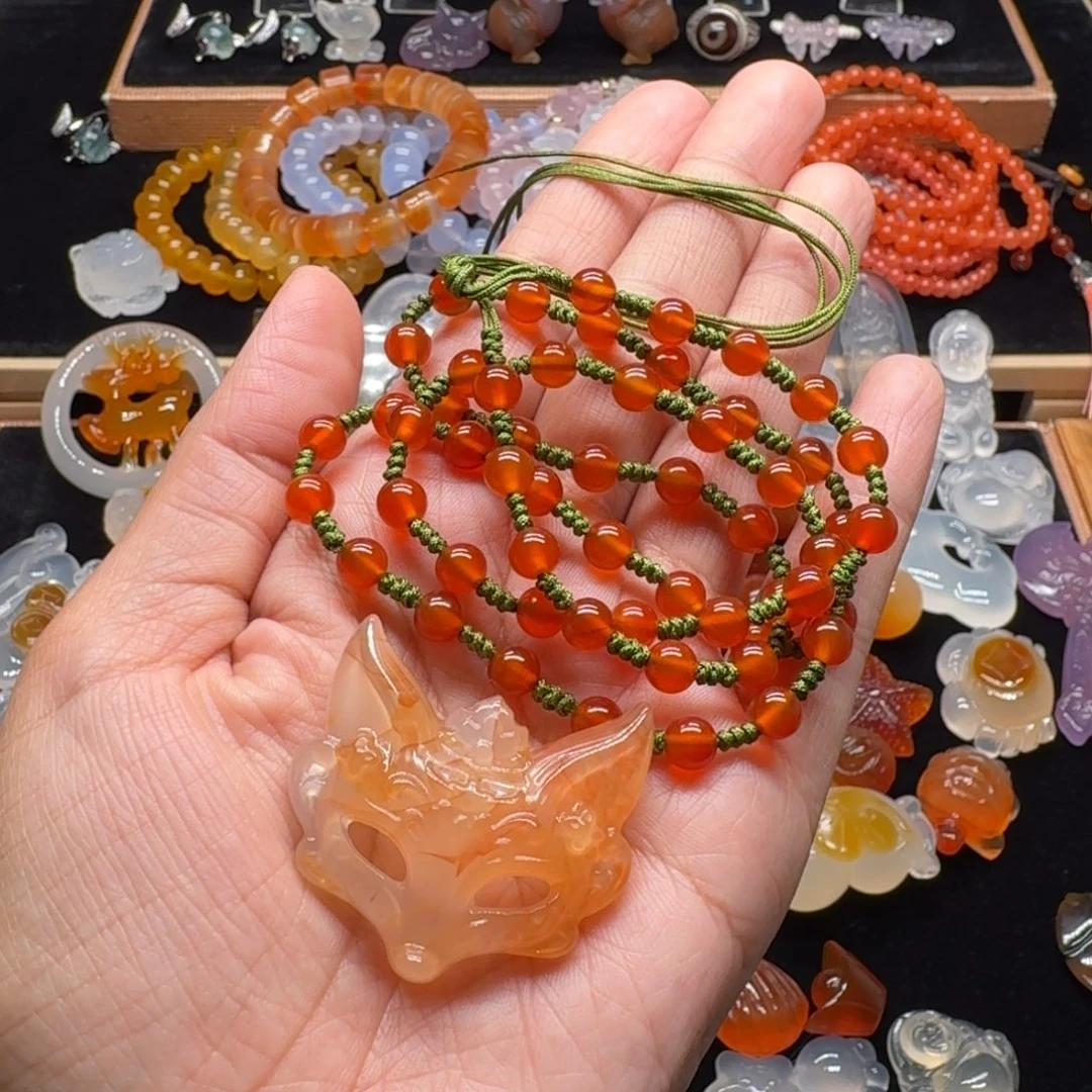 丫***头玛瑙/玉髓未镶嵌颈饰