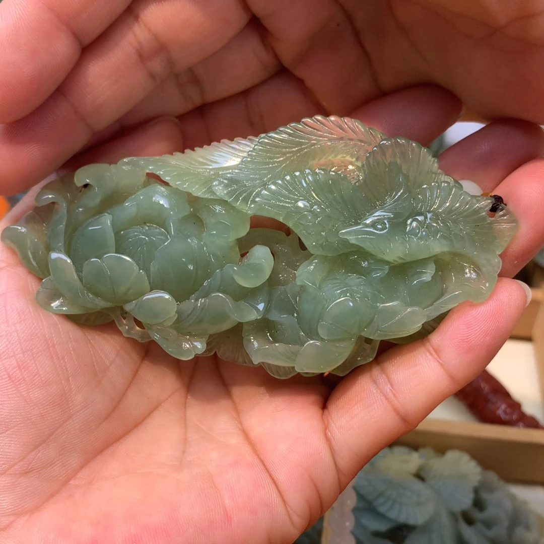 大***姐蛇纹石玉未镶嵌颈饰