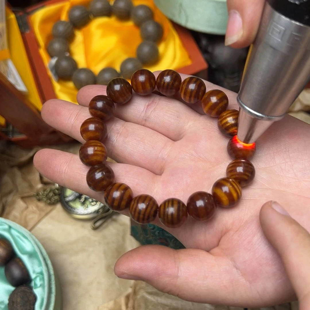 大叶紫檀（黑酸枝木类）