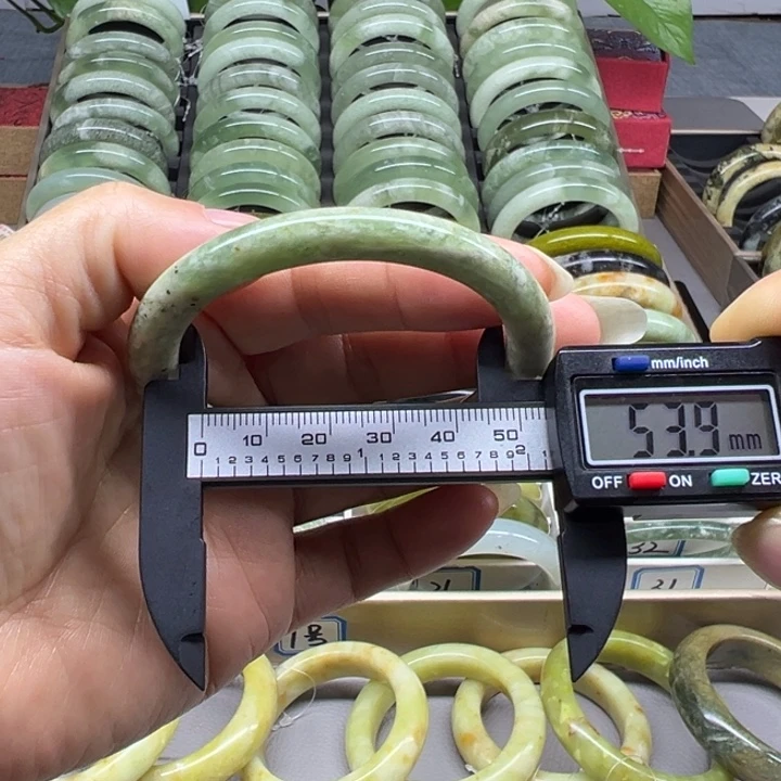 蛇纹石玉未镶嵌手镯31