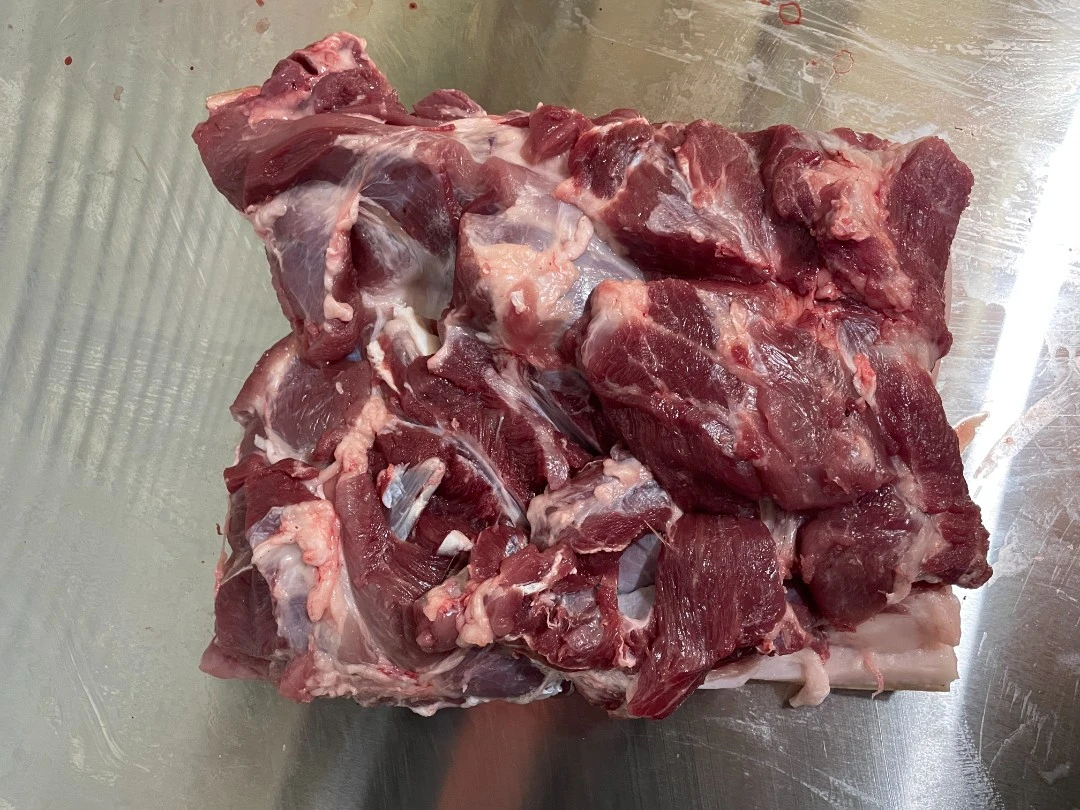 前夹肉前腿(直播间称重改价）广西环江香猪 3 斤起拍 顺丰包邮