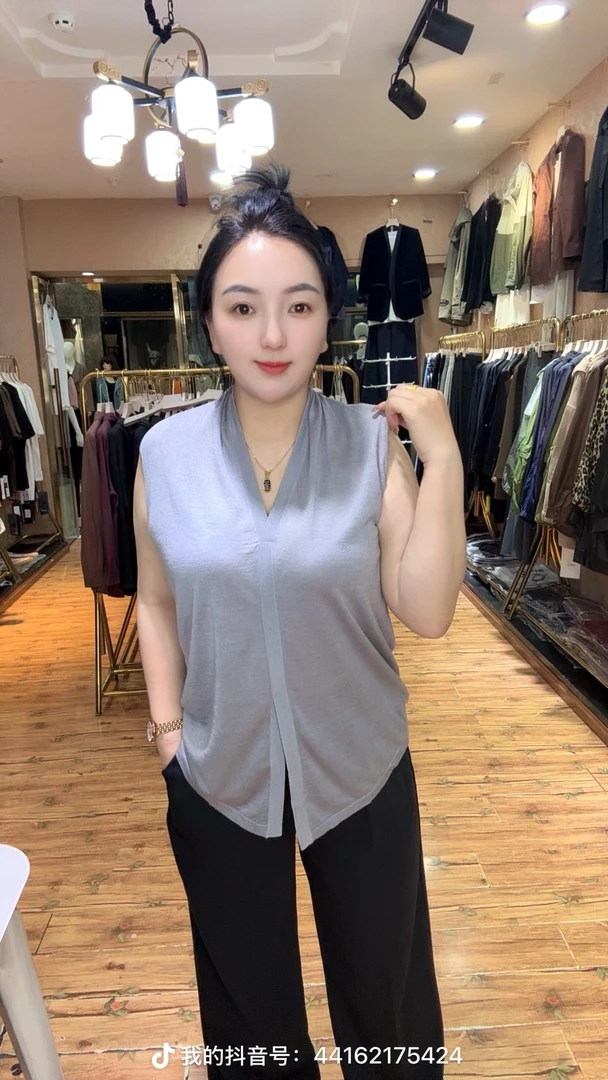 卓衣尚新款细羊毛无袖背心时尚百搭666