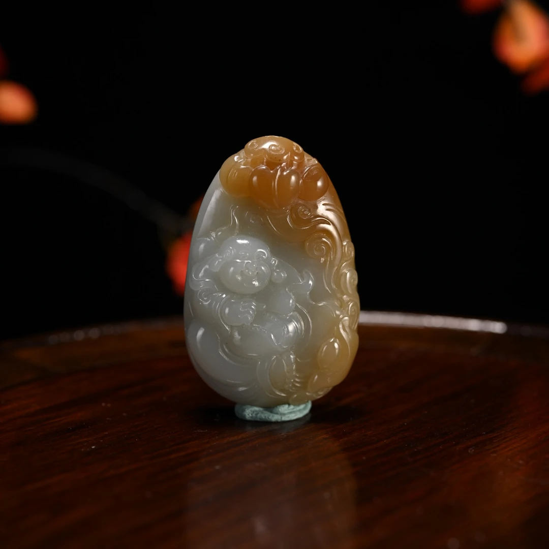 LOT8806 2512050086和田玉且末糖弥勒佛挂件/保利