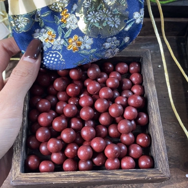 泥塑花蕊夫人无打孔瑕疵珠香包约50克