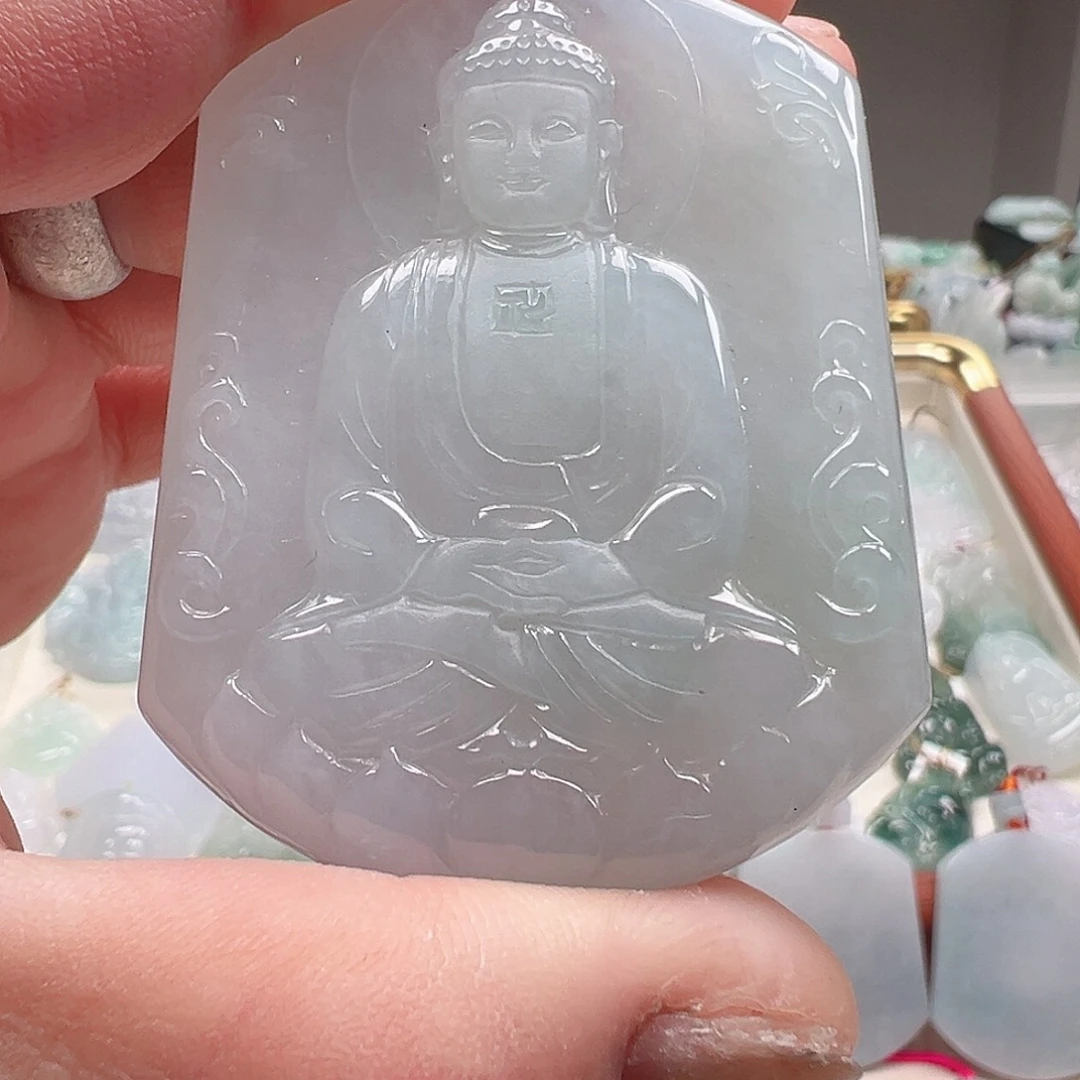 翡翠未镶嵌颈饰大日如来