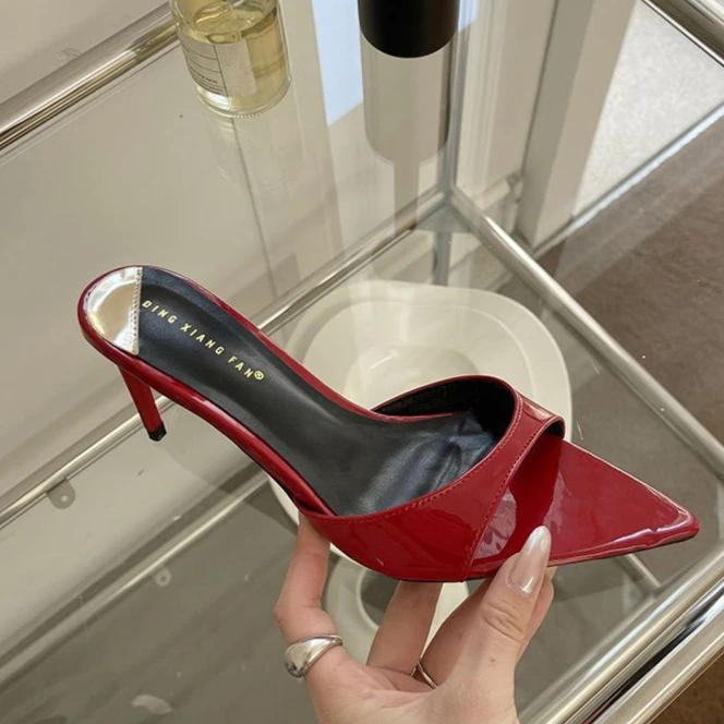 UHCK新款百搭时尚尖头细跟高跟鞋女2025春季新款性感一字带露趾凉