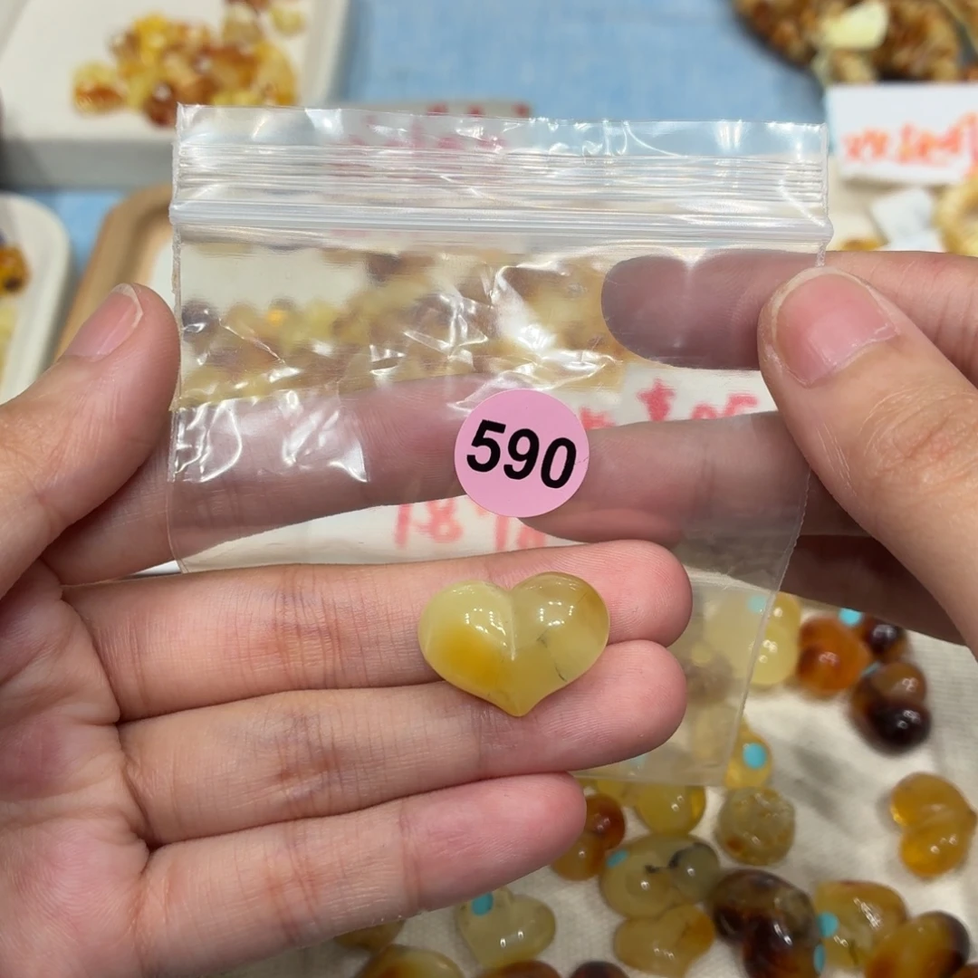 琥珀未镶嵌珠宝奇石
