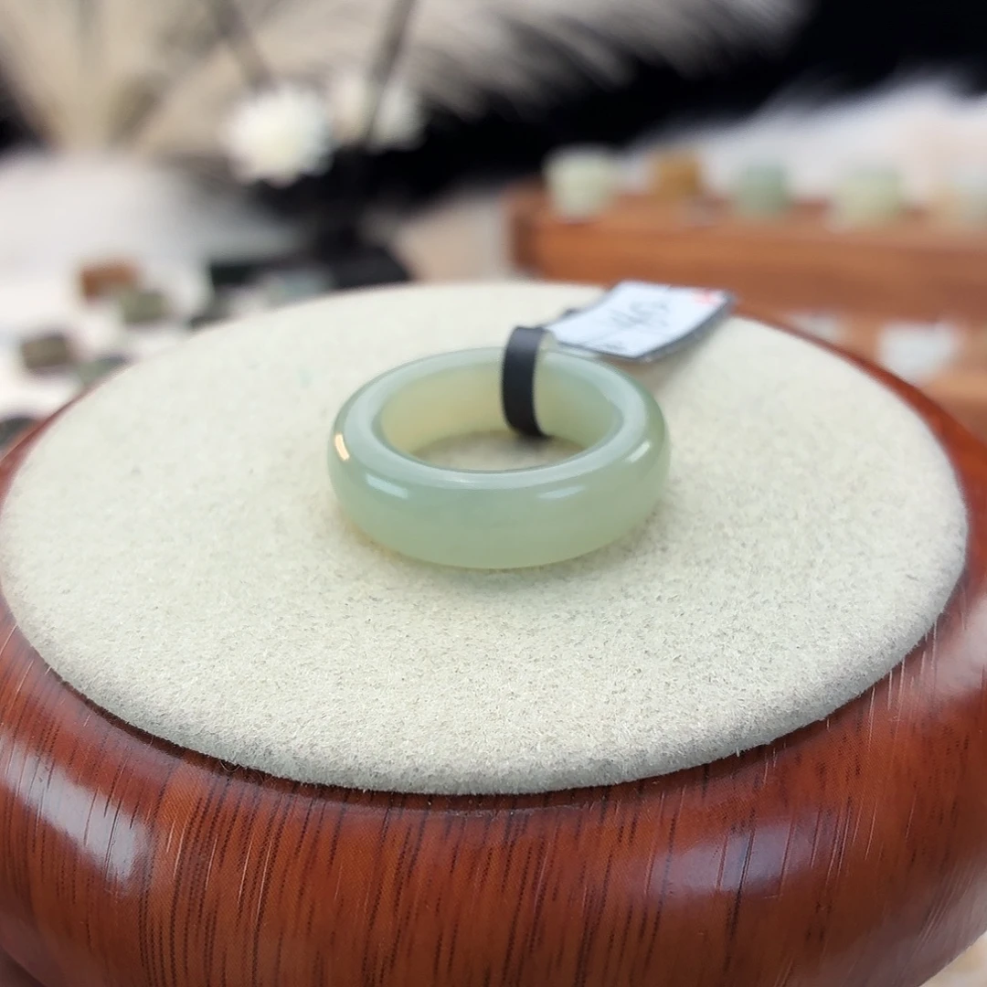 和田玉未镶嵌戒指i82奶蓝圆切18.0mm