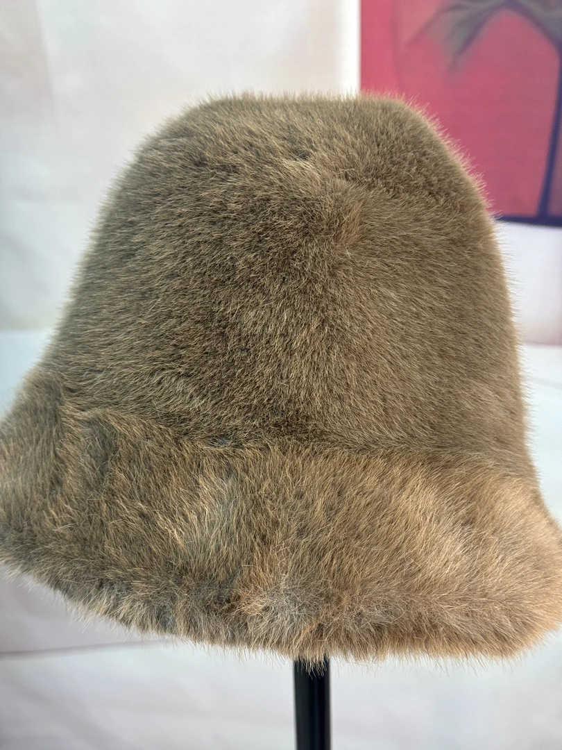 妈妈帽子2025冬季女士洋气礼帽定型气质东北防寒帽子