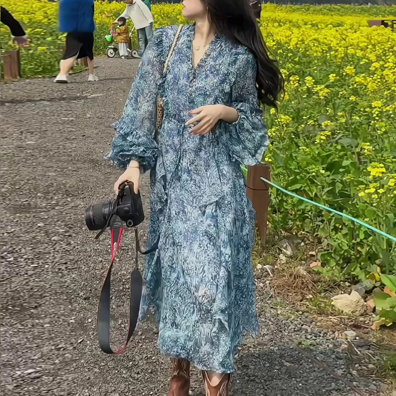 早秋大码女装碎花法式气质长裙度假风V领长袖收腰秋季显瘦连衣裙