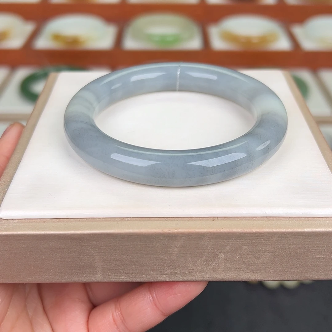 和田玉未镶嵌手镯青花