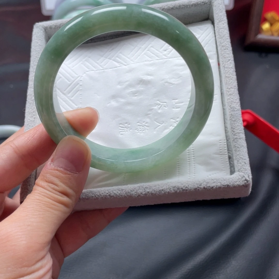 翡翠未镶嵌手镯手镯