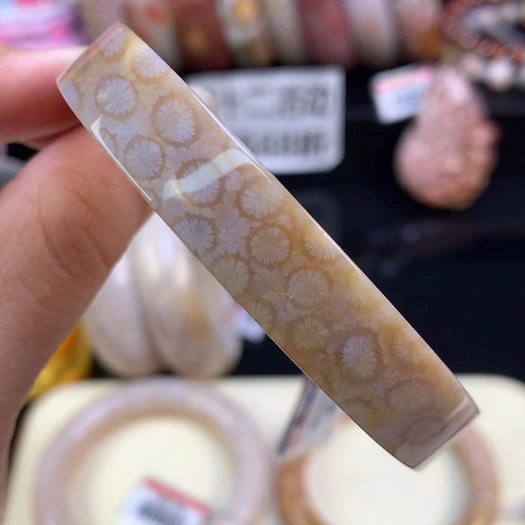 【闪购商品】颈饰未镶嵌硅化珊瑚（珊瑚玉）56号双面花57.9圈