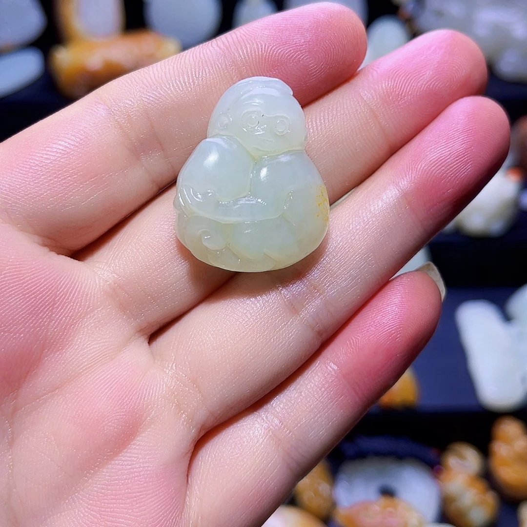 否***来颈饰未镶嵌和田玉