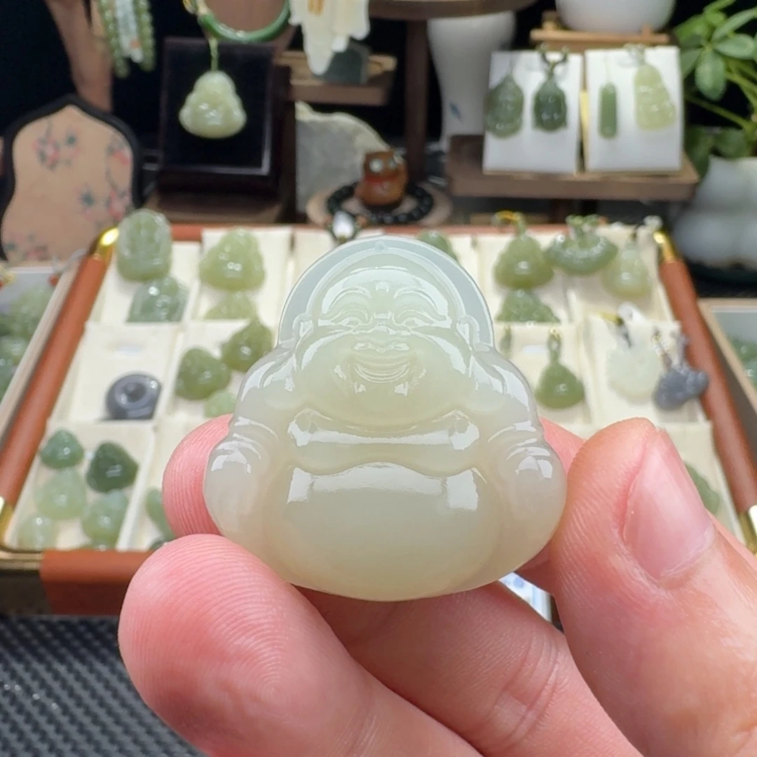 啦***7颈饰未镶嵌和田玉