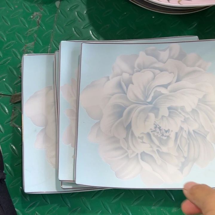 瓷片四脚盘四个微瑕