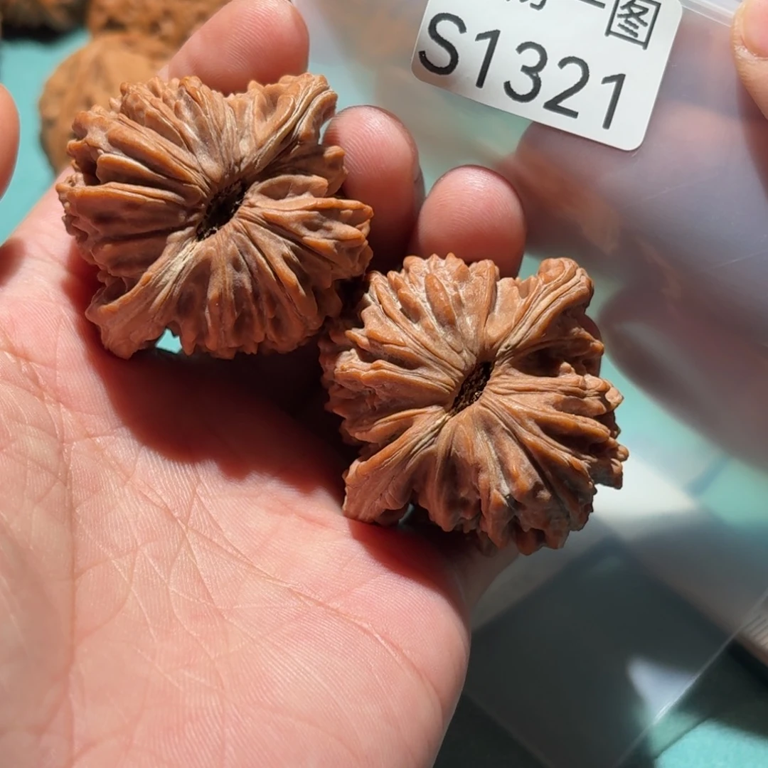 文玩核桃把件平谷楼