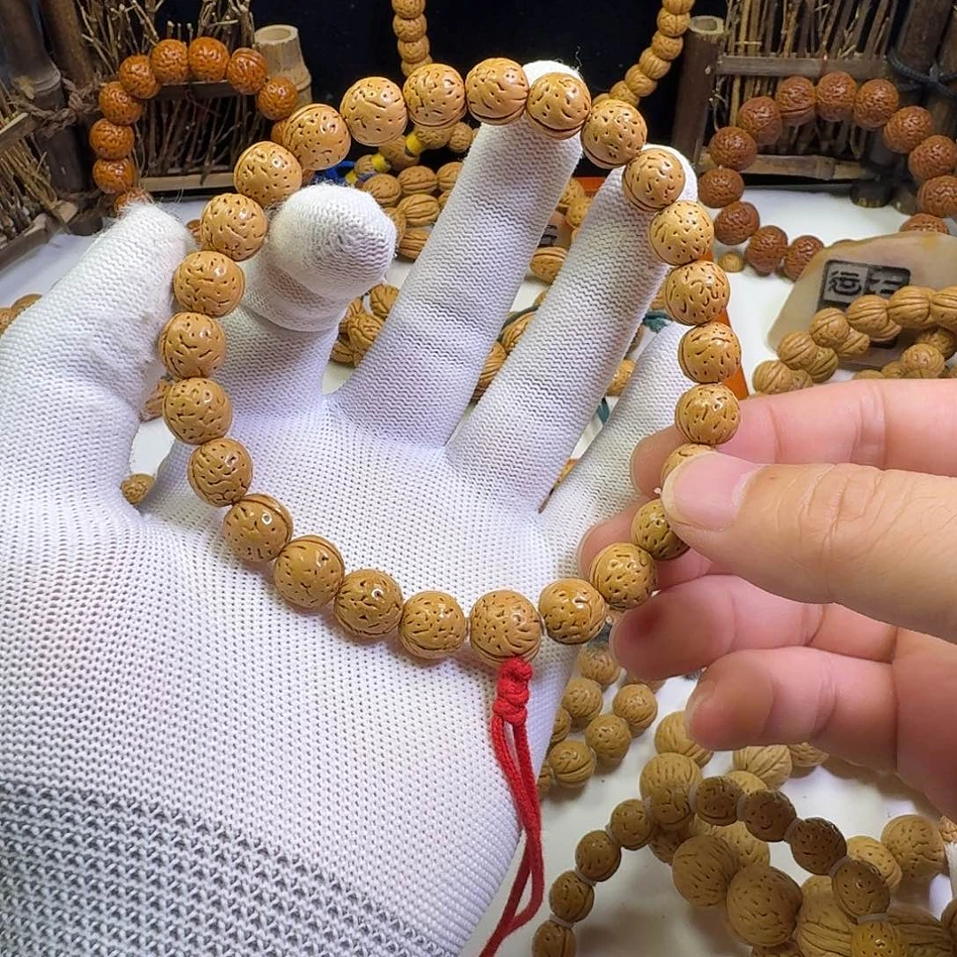 桃核手串中****人野生桃核手持