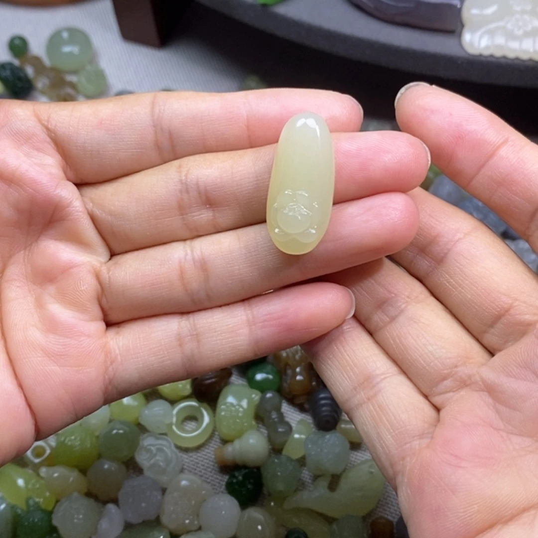 未镶嵌和田玉挂件