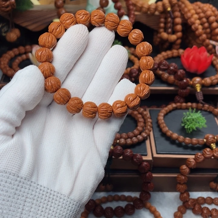 吊坠桃核用****112玉龙脊手串