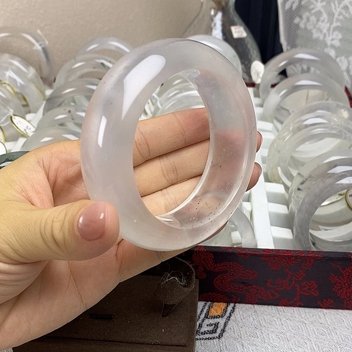 石英质玉未镶嵌手镯57.7黑钢泥鳅背1081