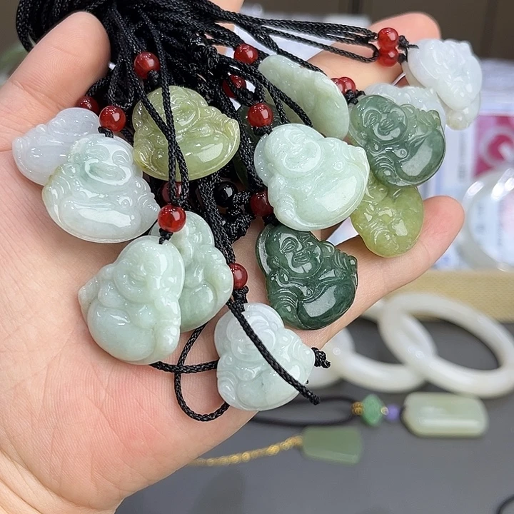 颈饰未镶嵌翡翠佛公