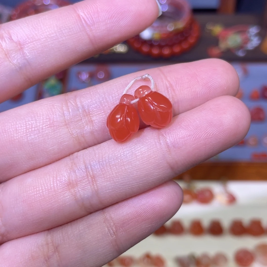 南红玛瑙未镶嵌玉兰花一对