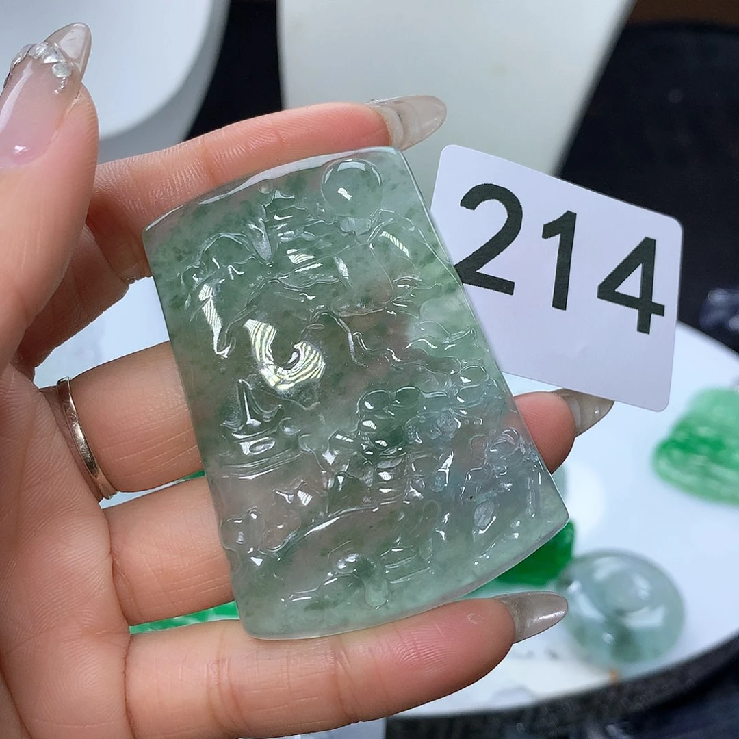 翡翠吊坠(赠链)未镶嵌