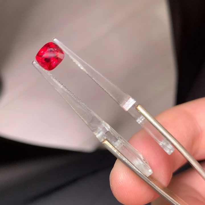 尖晶石裸石未镶嵌