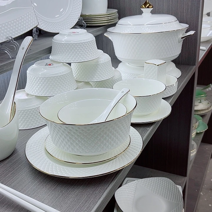 云***轩景德镇陶瓷学院教授