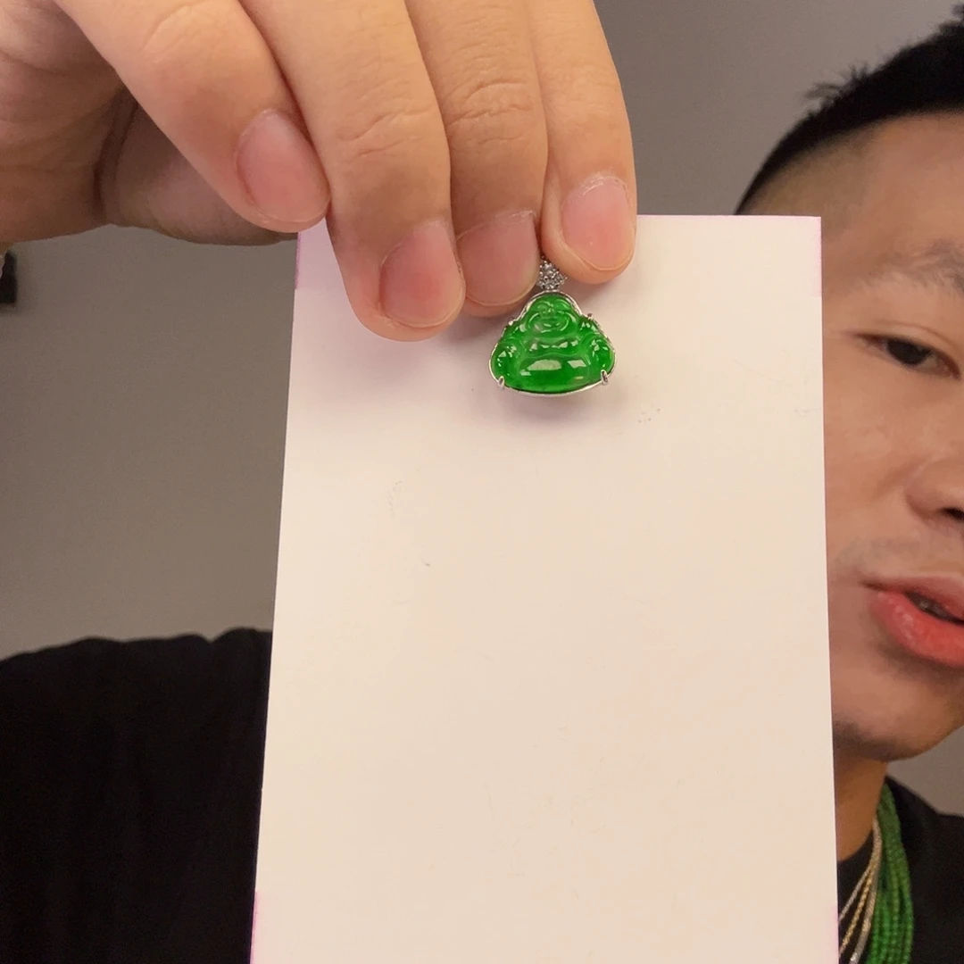 翡翠未镶嵌挂件一件