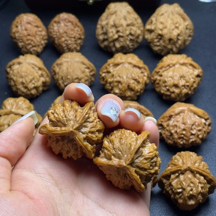 文玩核桃吊坠35盘山三棱