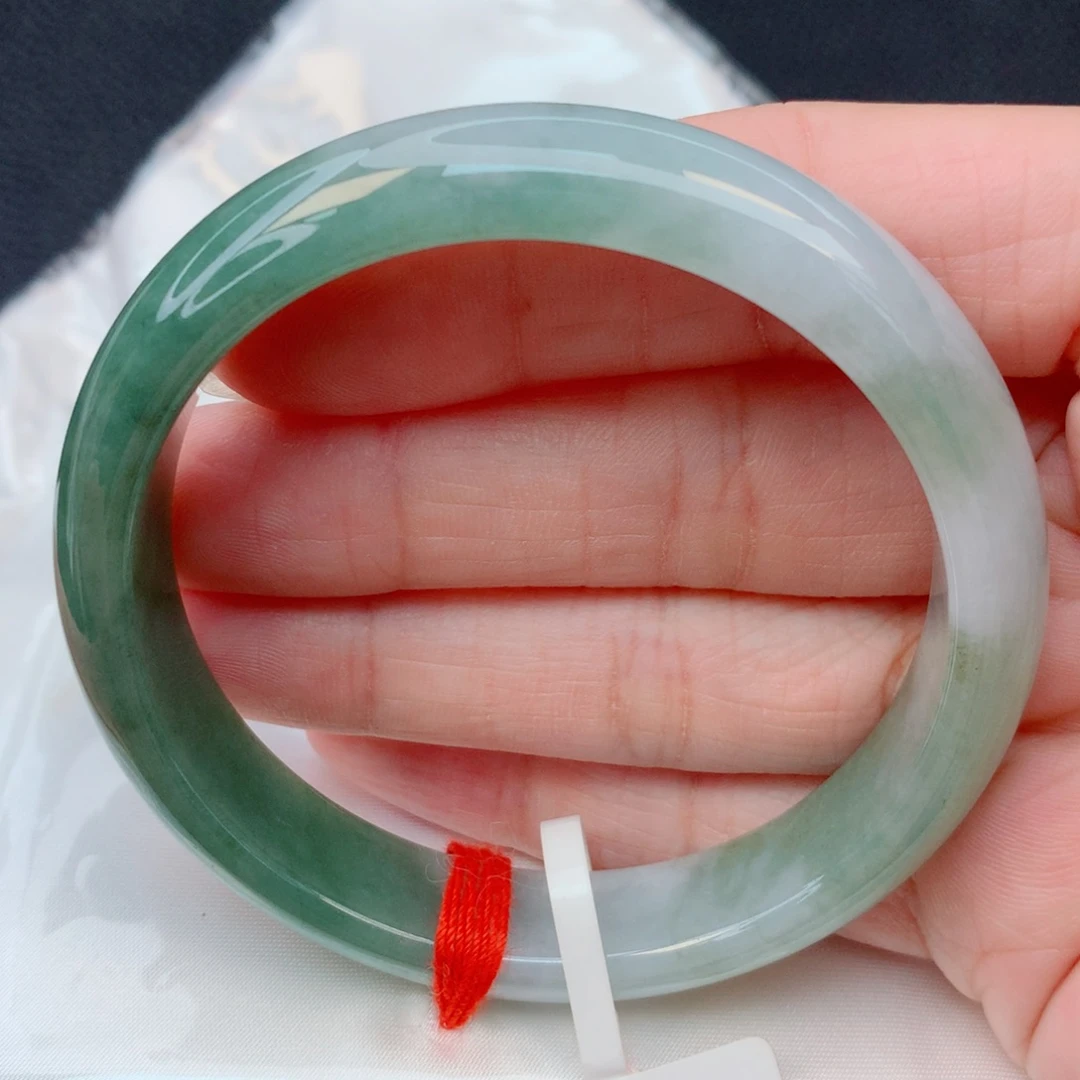 翡翠未镶嵌手镯54.7圈 细糯化油青底半山水意境