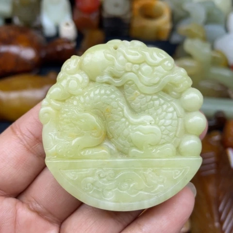 蛇纹石玉未镶嵌颈饰72