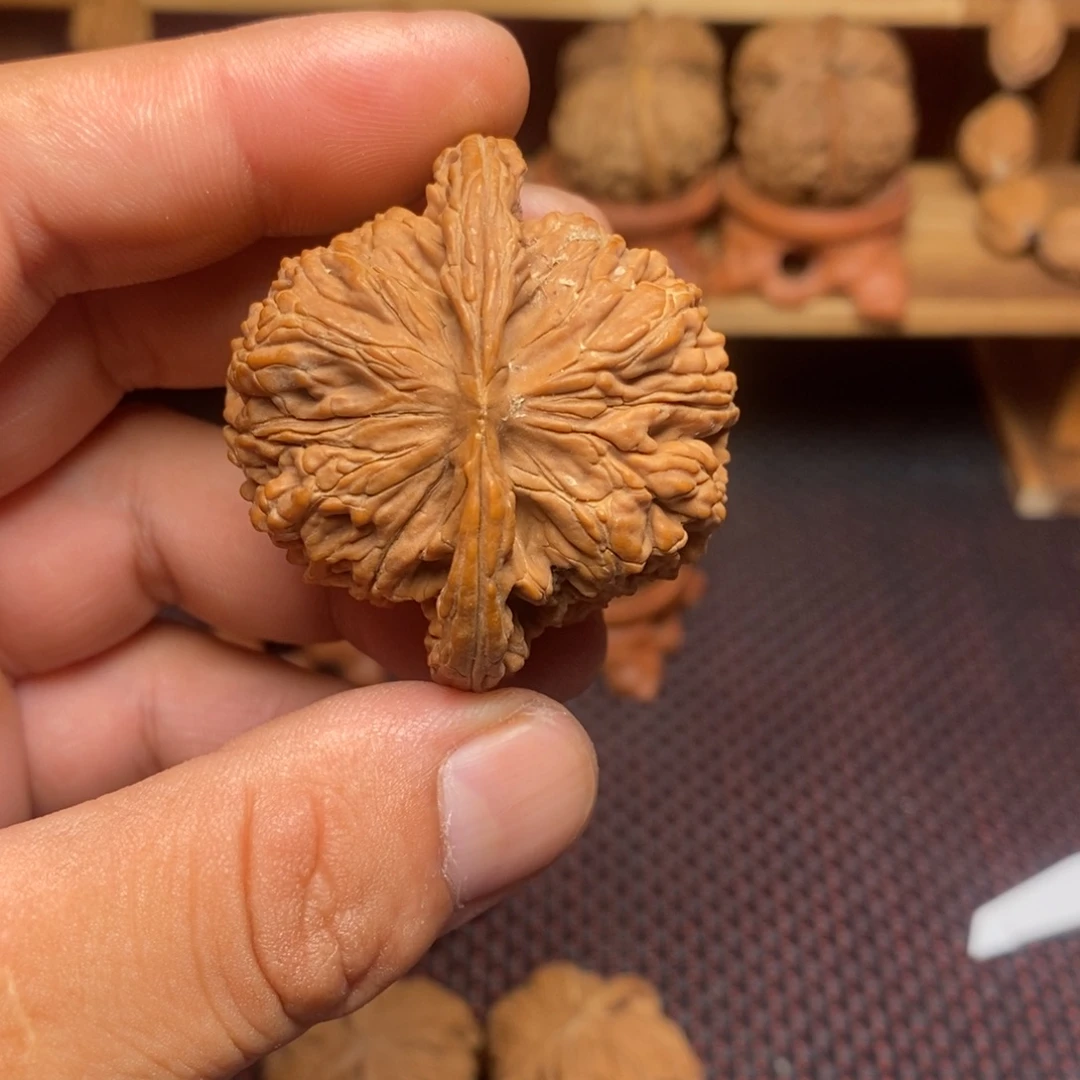 鲁***吃文玩核桃把件文玩