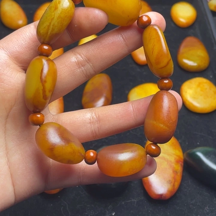 A***白和田玉未镶嵌颈饰