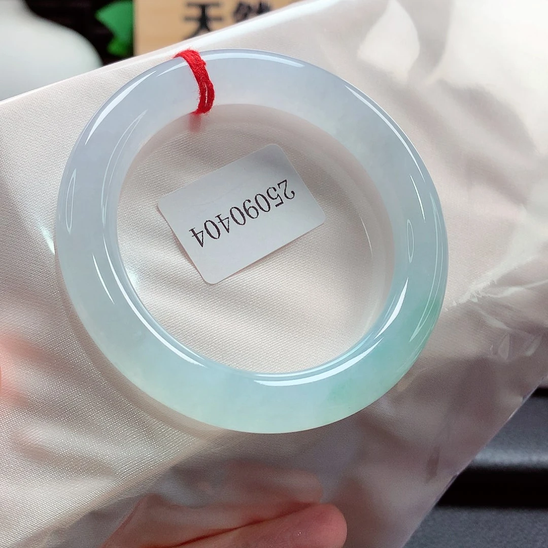 未镶嵌手镯（圆镯）翡翠84号，缅甸天然A货翡翠手镯