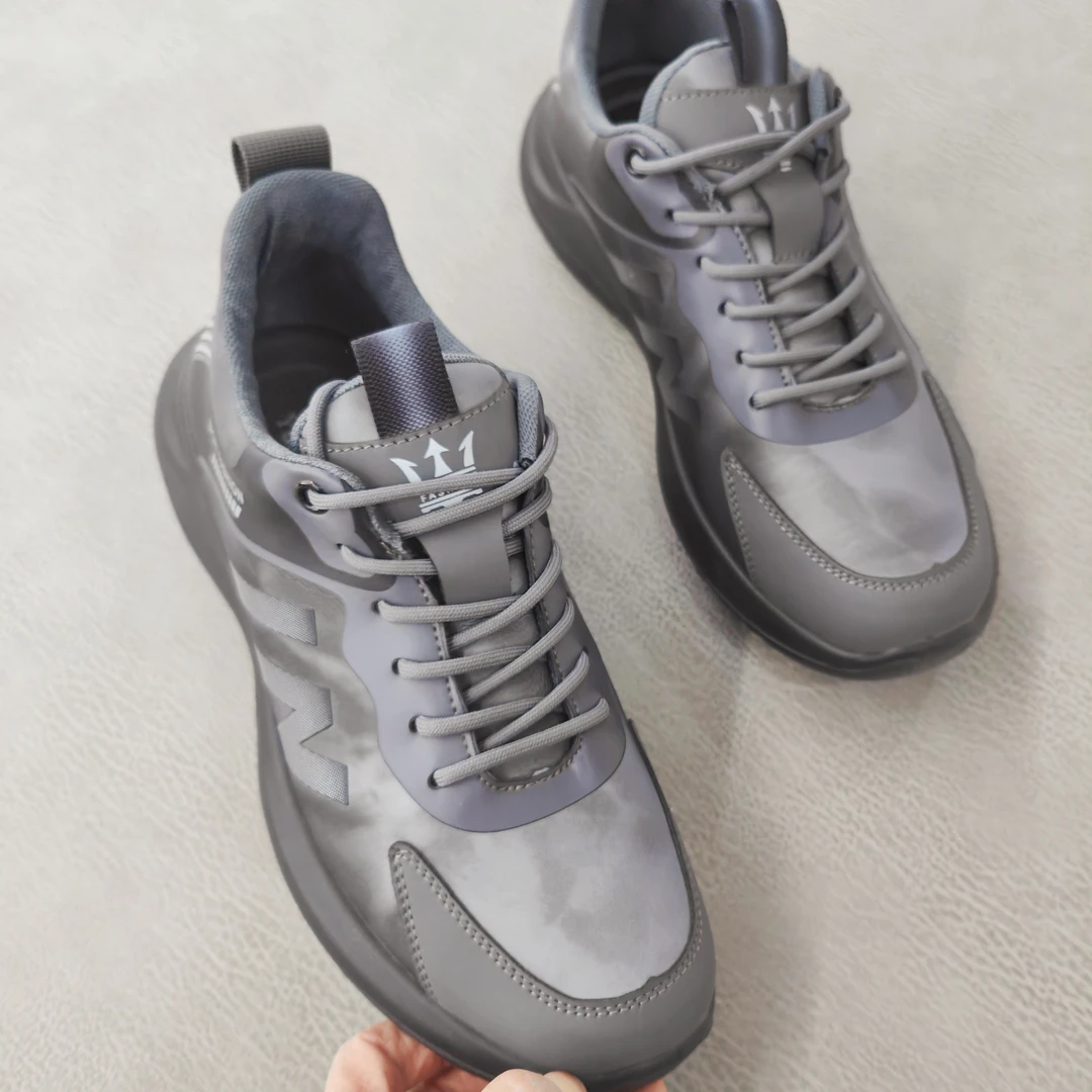 全皮秋季新款男士休闲跑鞋户外防滑耐磨运动鞋舒适百搭男式单鞋