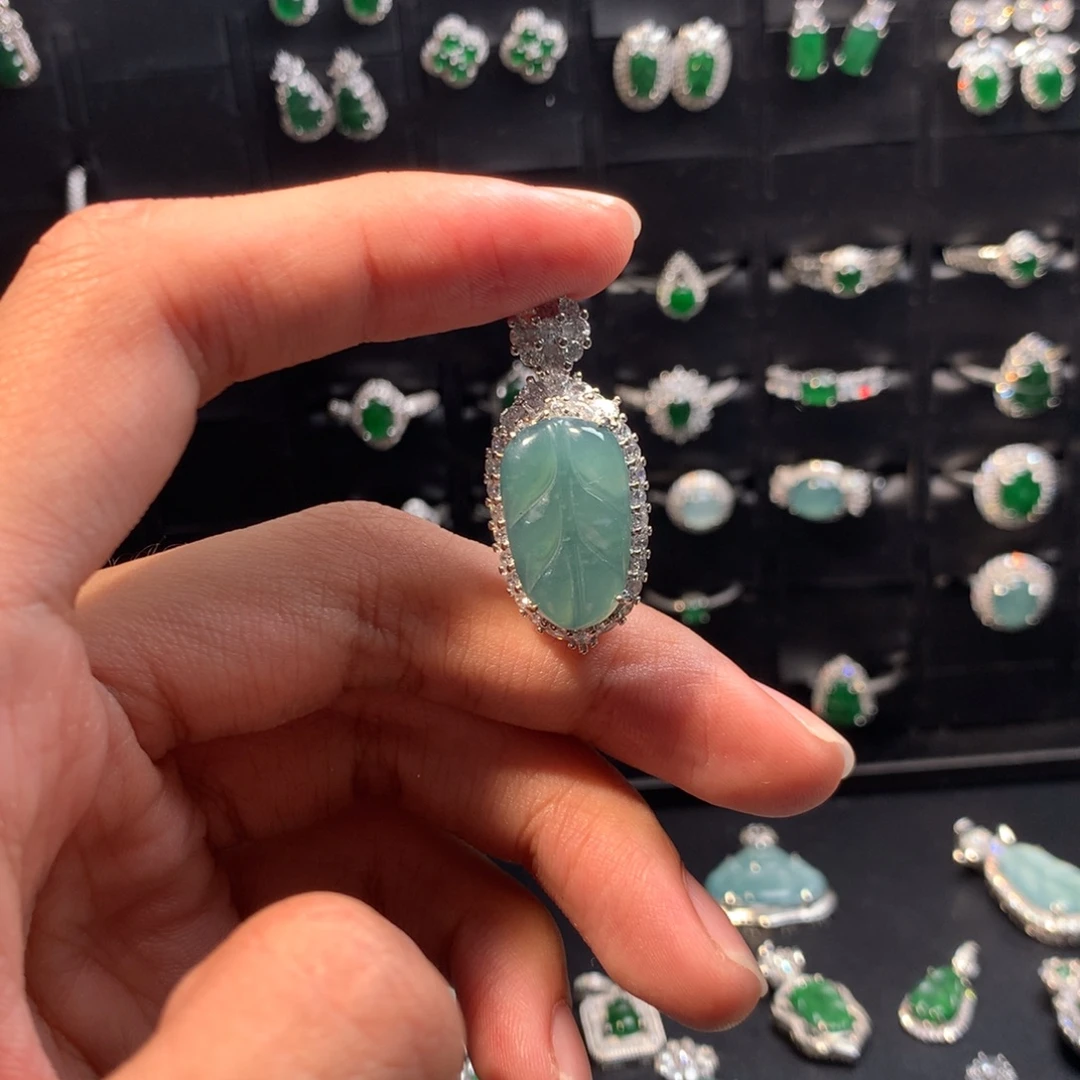 翡翠未镶嵌吊坠(不含链)