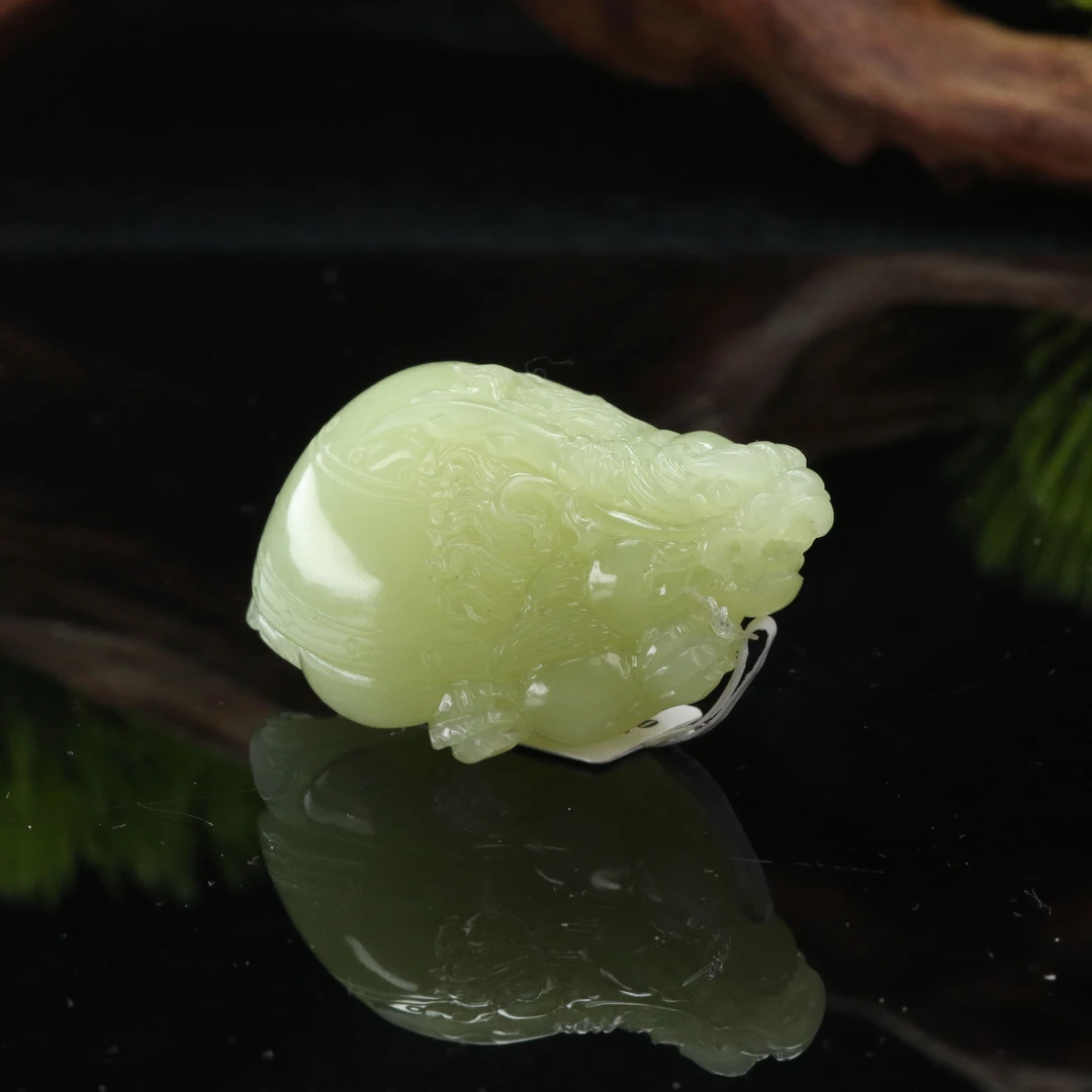 8和田玉若羌黄口龙龟小把件/000567上海嘉禾拍卖