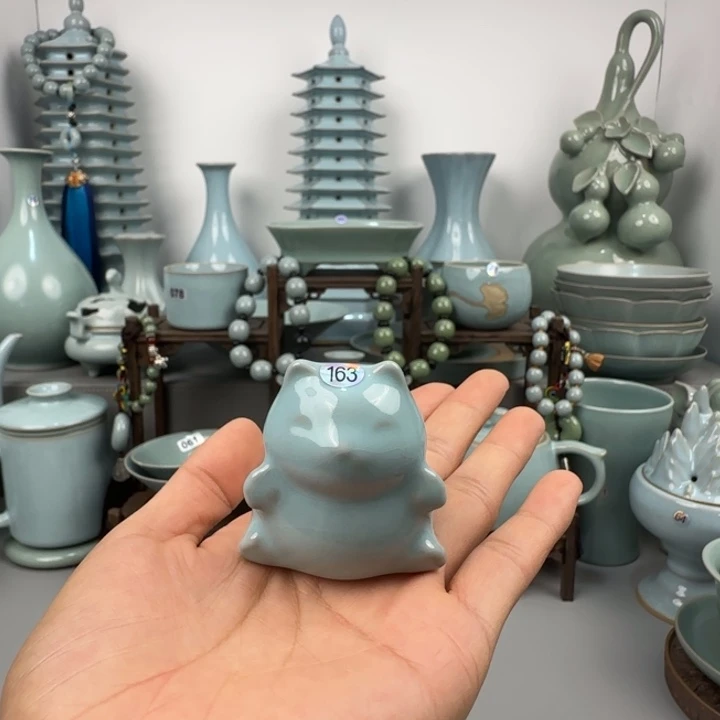 识***途瓷片汝瓷茶宠小猫圈足烧天青釉163