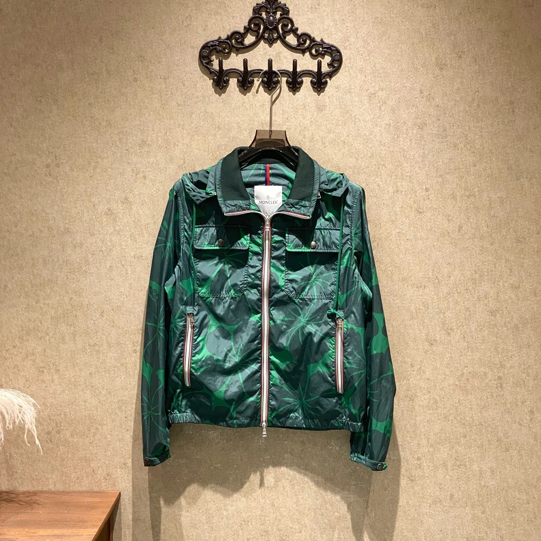 99新 MONCLER Lyon绿色徽标logo花卉冲锋衣/2码/39113