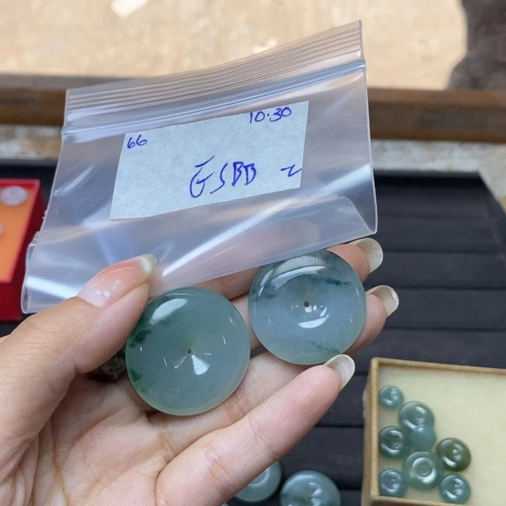 上***去定制翡翠未镶嵌不退