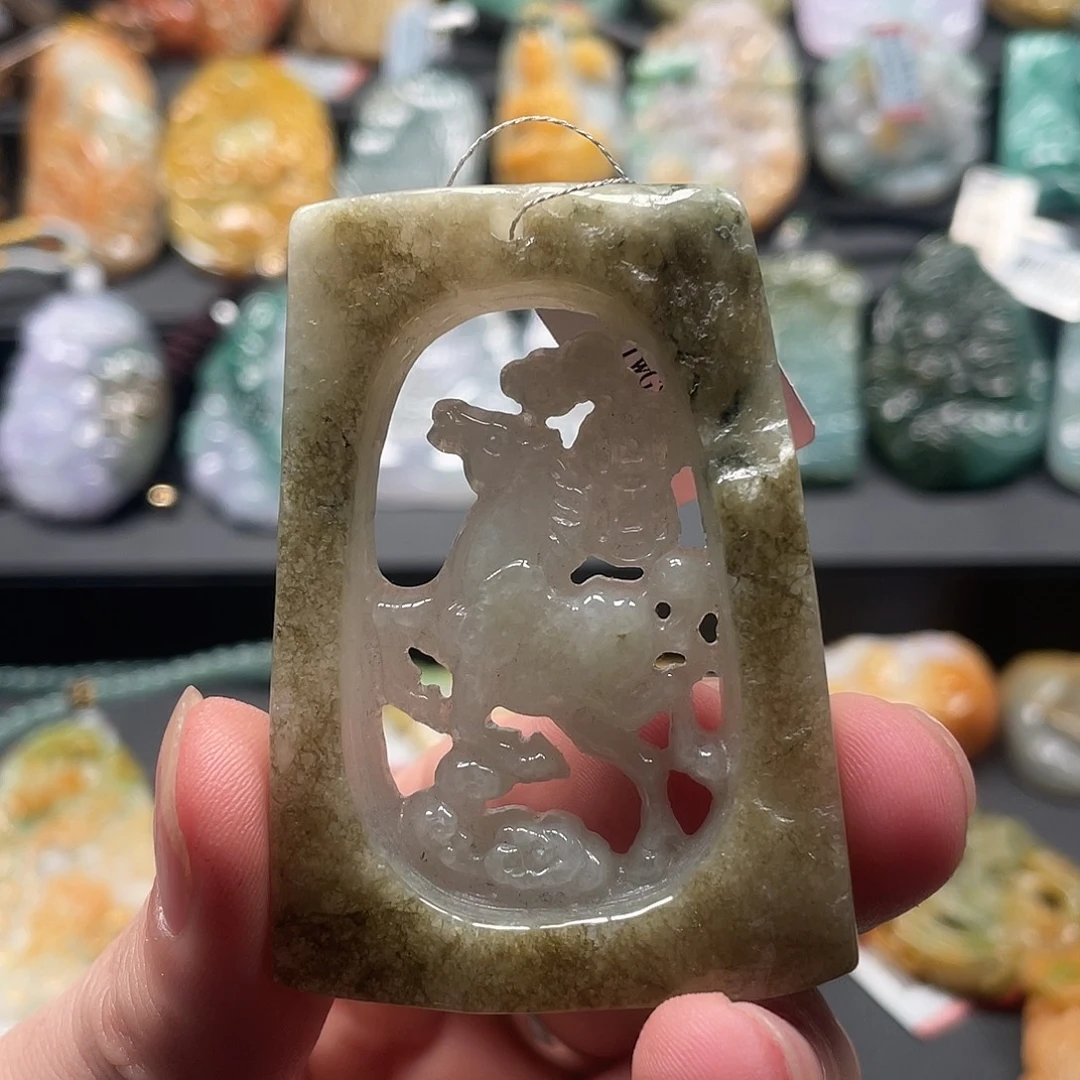翡翠未镶嵌挂件腾冲