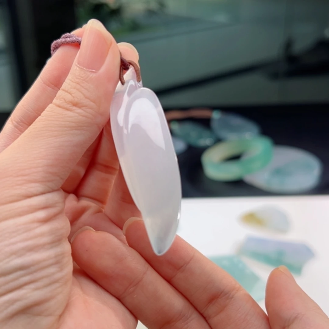 【闪购商品】翡翠颈饰未镶嵌形意 挂坠