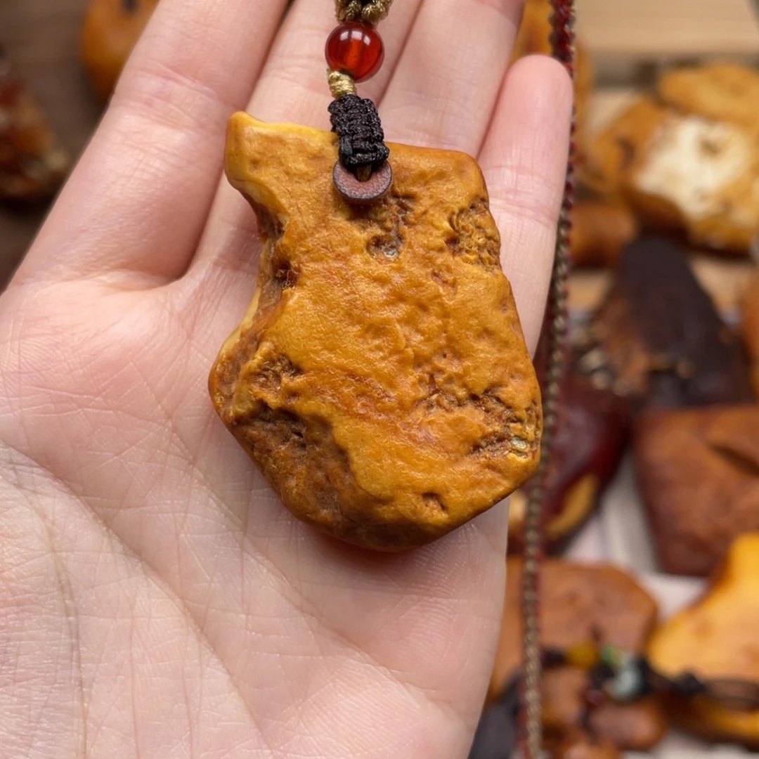 琥珀未镶嵌珠宝奇石