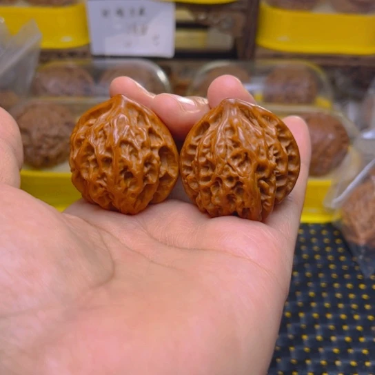 琳***桐吊坠文玩核桃血灯笼