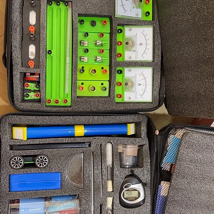 八九年级物理实验箱，两大箱